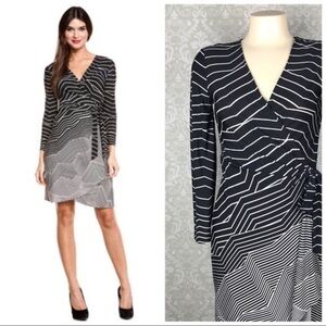 BCBG Adele Chevron Long Sleeve Wrap Dress XS